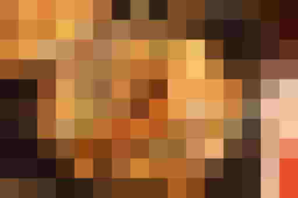 Lungauer Schöpsan mit Zwiebeln und Kräutern in einer Pfanne serviert.