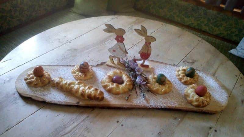 Ein fröhlicher Osterbackkurs für Kinder